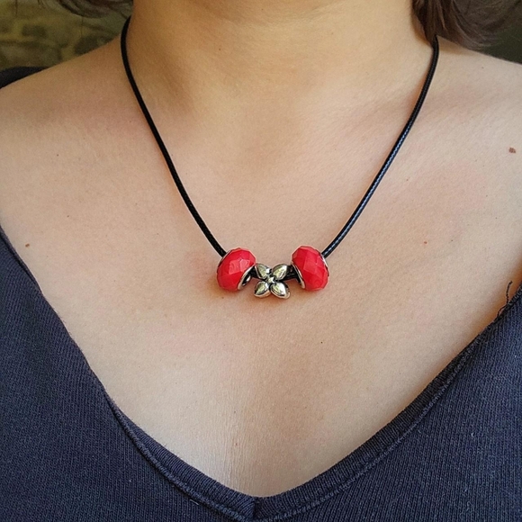 Classic Black Cord Silver Flower Red Bead Necklace - Picture 5 of 6